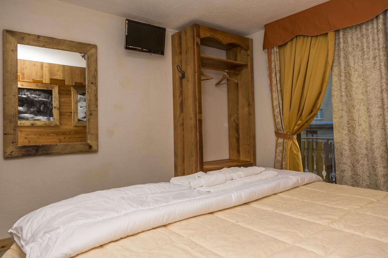 Hotel Clotes Oulx Exterior foto